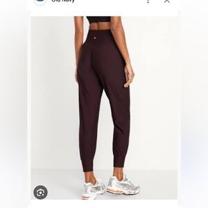 Old Navy Women's Dark Gray Elevate Legging (jogger style with pockets) xs